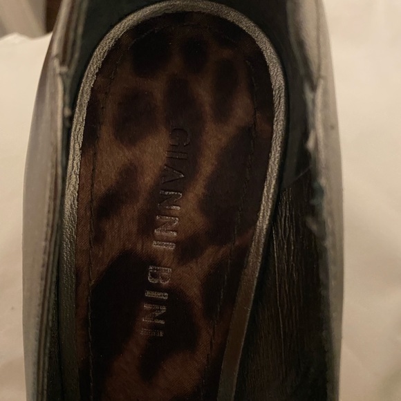 Ladies gently used high heel peekaboo pointy decorative toe  Gianni Bini 8M - Picture 9 of 11